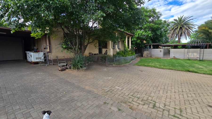 5 Bedroom Property for Sale in Navalsig Free State